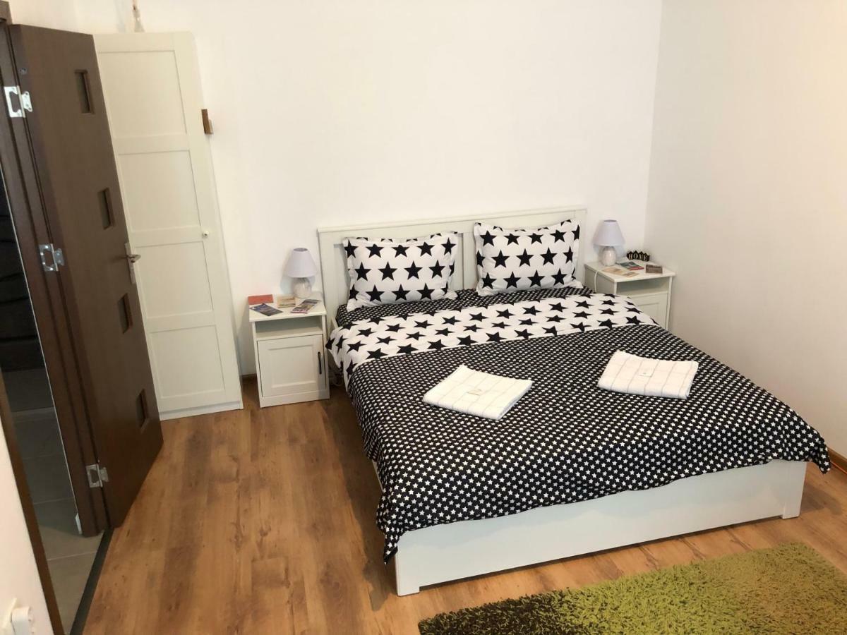 Poppys Apartment Arad Ngoại thất bức ảnh